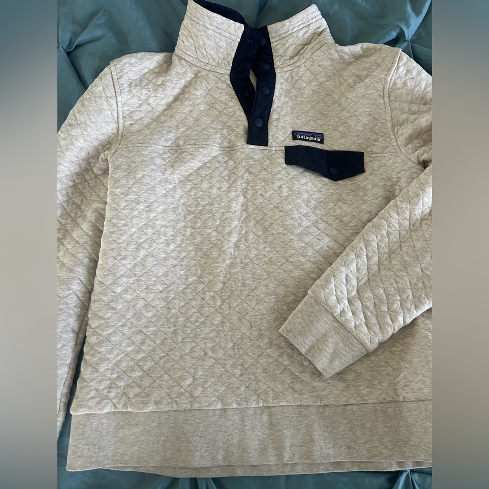 Patagonia Women's Quilted pullover - Cream and Navy